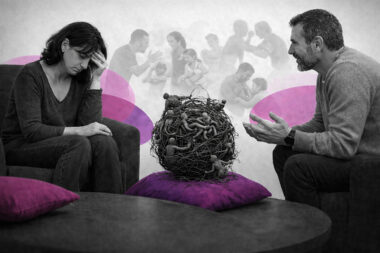 Illustration clinique du trauma complexe dans une approche relationnelle, montrant une patiente et un thérapeute travaillant autour d’un monde relationnel traumatique.