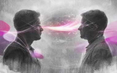 Deux silhouettes reliées par un flux lumineux rose symbolisant la circulation imaginaire.