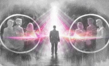 Silhouette centrale entre deux groupes, reliée par une trajectoire lumineuse symbolisant le tiers.