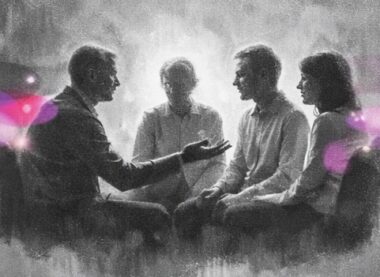 Groupe en discussion, illustrant un espace de parole incarné et bienveillant.