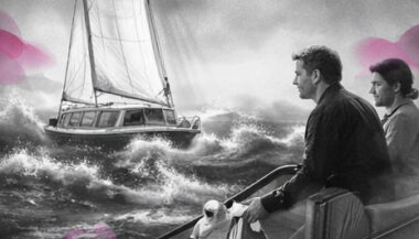 Un patient et un thérapeute sur un voilier affrontant les vagues ensemble, en noir et blanc avec touches rose et violet.