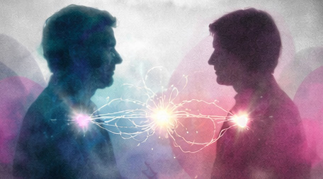 Deux silhouettes face à face reliées par des filaments lumineux colorés, en noir et blanc avec touches rose et violet, symbolisant la rencontre de deux mondes relationnels.