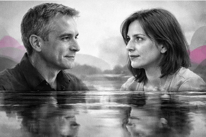 Visages d’un thérapeute et d’un patient dont les reflets se rejoignent dans une eau calme, en noir et blanc avec touches rose et violet, symbolisant l’état hypnotique et la relation thérapeutique.