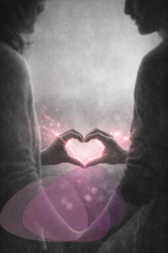 Deux personnes face à face créant un espace commun entre elles, symbolisant l’émergence d’un lien relationnel partagé.