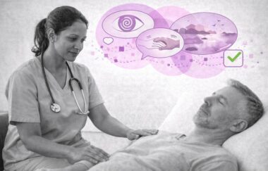 Soignante auprès d’un patient allongé, geste rassurant, pictogrammes d’hypnose et d’apaisement