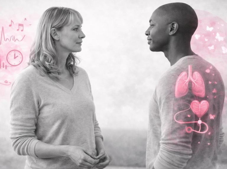 Deux personnes se faisant face dans un environnement neutre, avec des éléments graphiques stylisés représentant des organes et des symboles corporels intégrés à l’image.